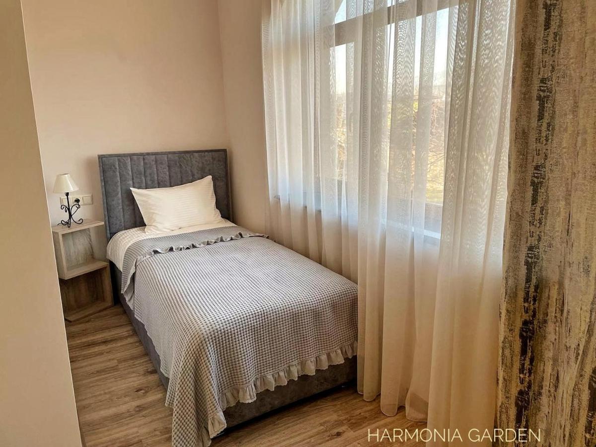 Harmonia Garden Garni Hotell Exteriör bild